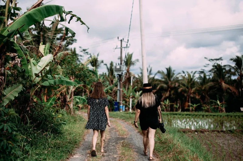 Some Friendships Have an Expiration Date — and That's Not a Tragedy